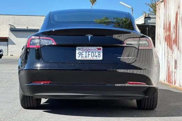 2023 Tesla Model 3 Long Range photo 5