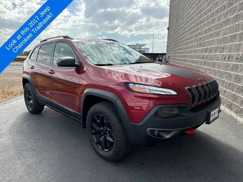 2017 Jeep Cherokee L Plus 4WD photo 3