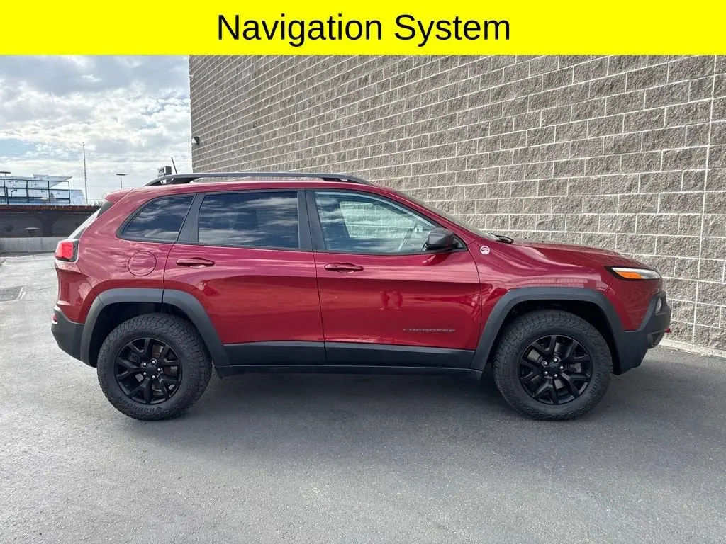 2017 Jeep Cherokee L Plus 4WD photo 4