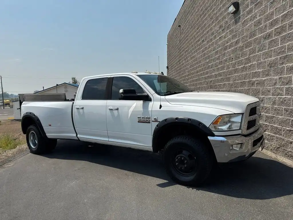 2016 RAM 3500 SLT 4X4 Crew Cab LWB's photo