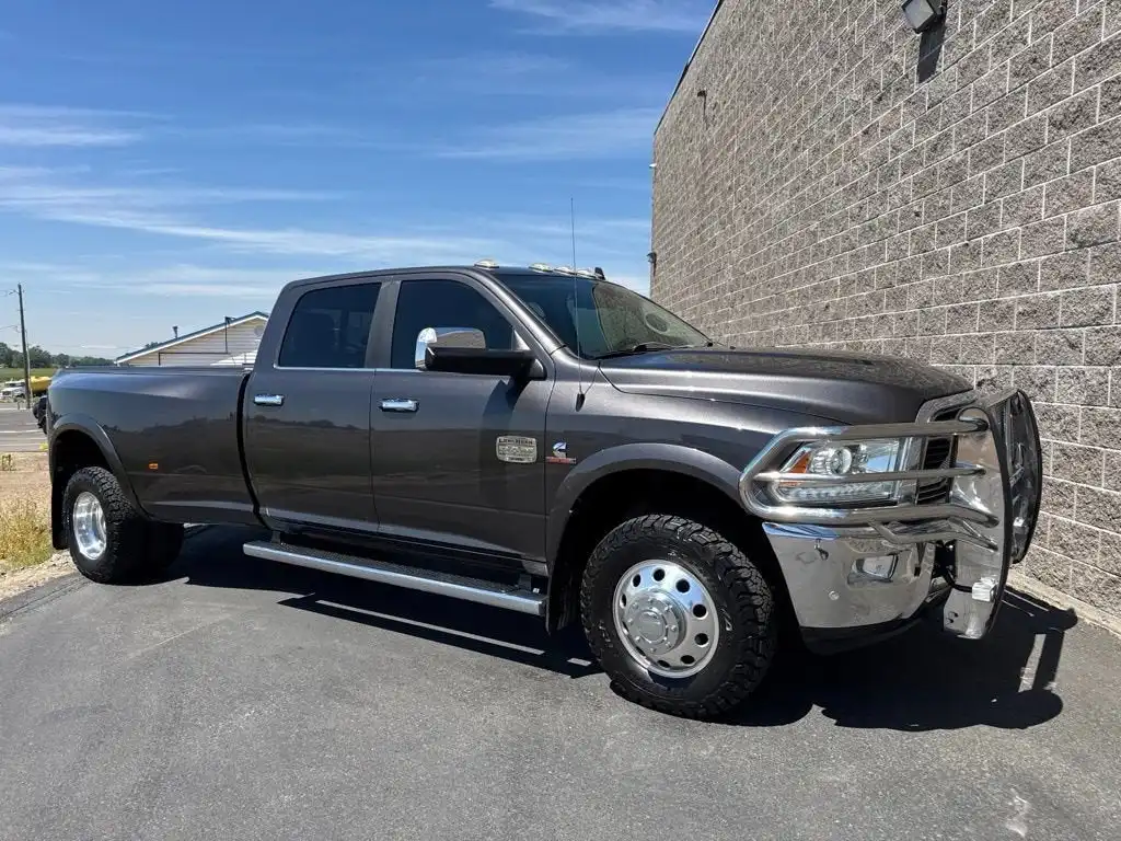 2018 RAM 3500 Laramie Longhorn 4X4 Crew Cab LWB's photo