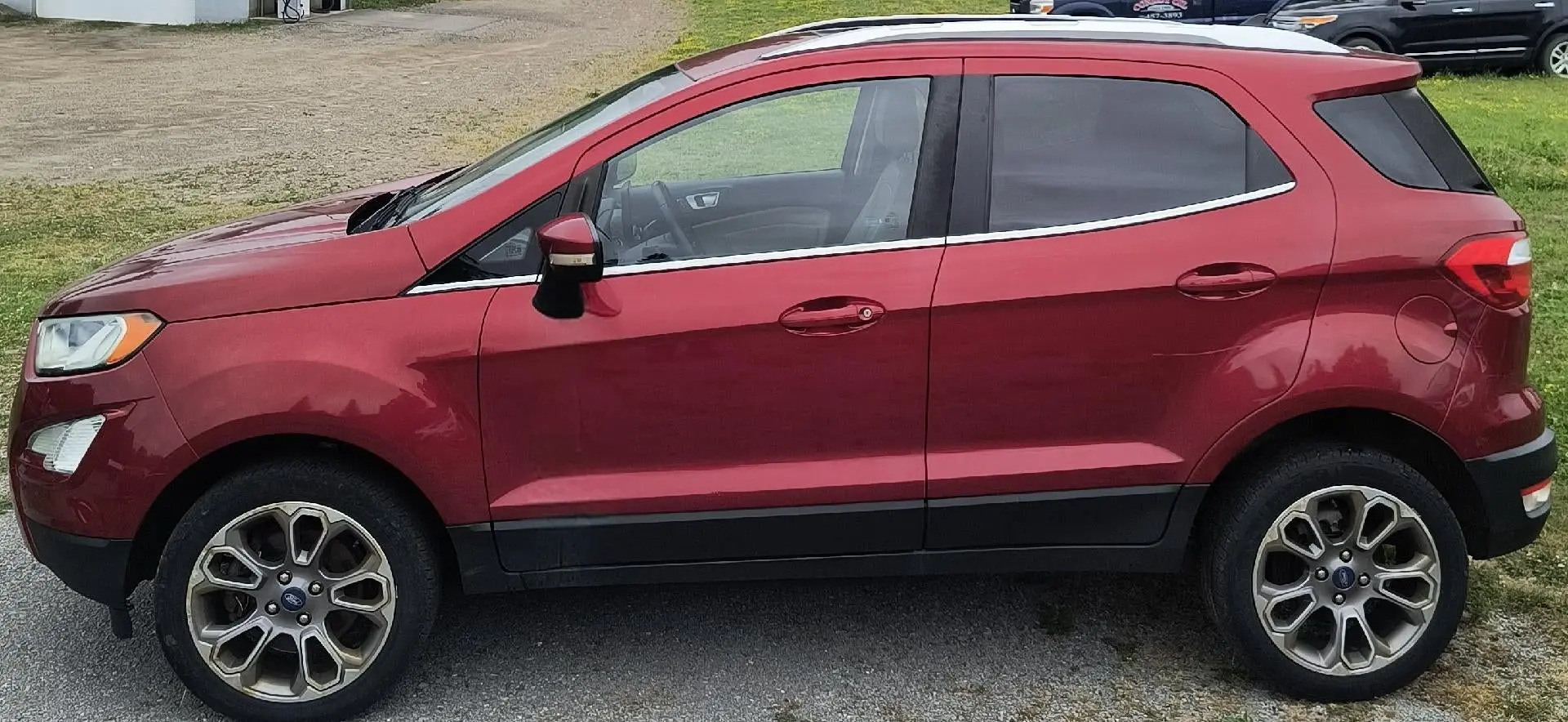 2019 Ford EcoSport Titanium AWD photo 3