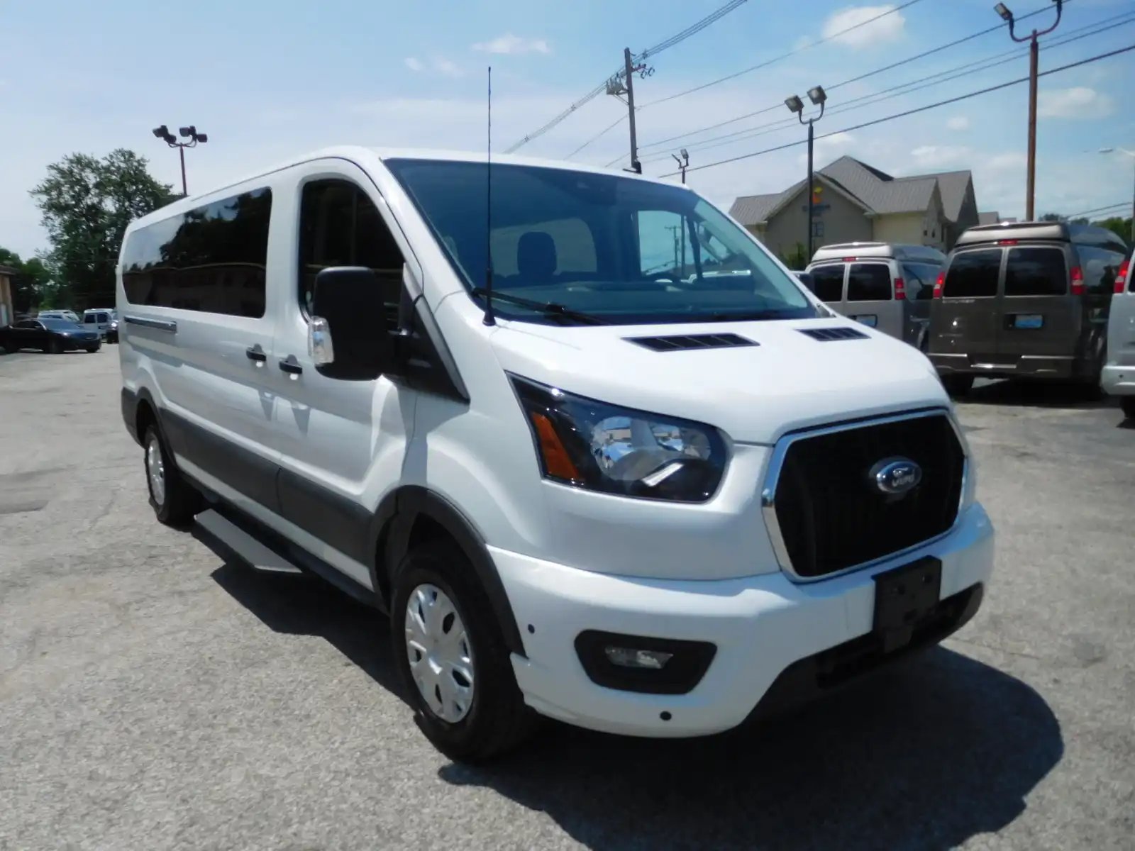 2025 Ford Transit 350 XLT Low Roof Sliding Pass. 148's photo