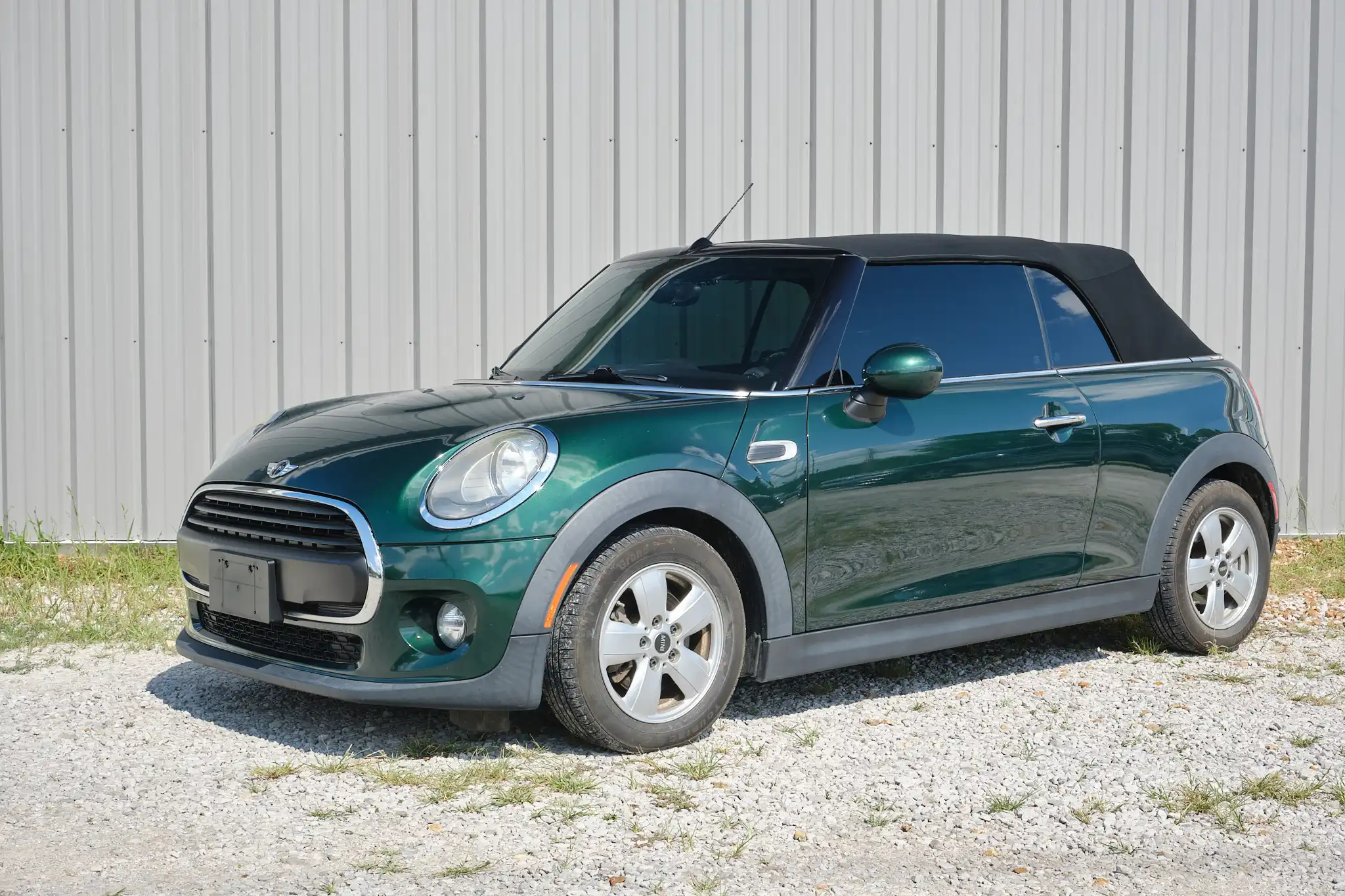 2017 MINI Cooper Convertible's photo