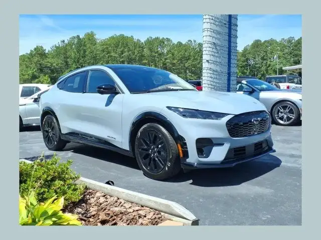 2026 Ford Mustang-Mach-e Premium's photo