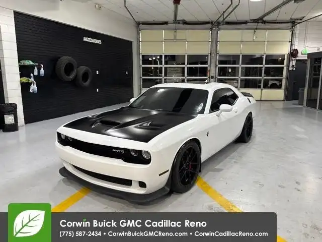 2016 Dodge Challenger SRT Hellcat's photo