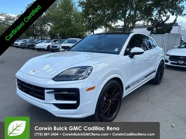 2024 Porsche Cayenne S's photo