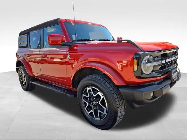2023 Ford Bronco Outer Banks 4WD 4-door's photo