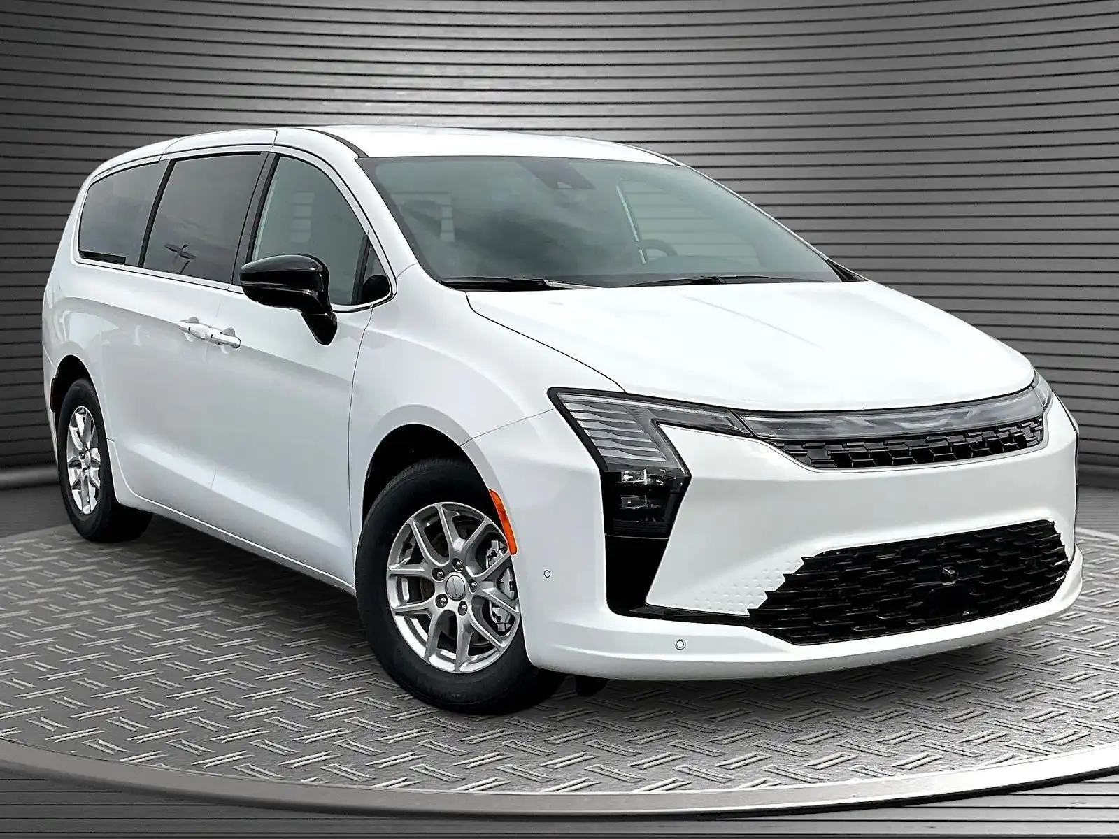 2027 Chrysler Pacifica Select's photo