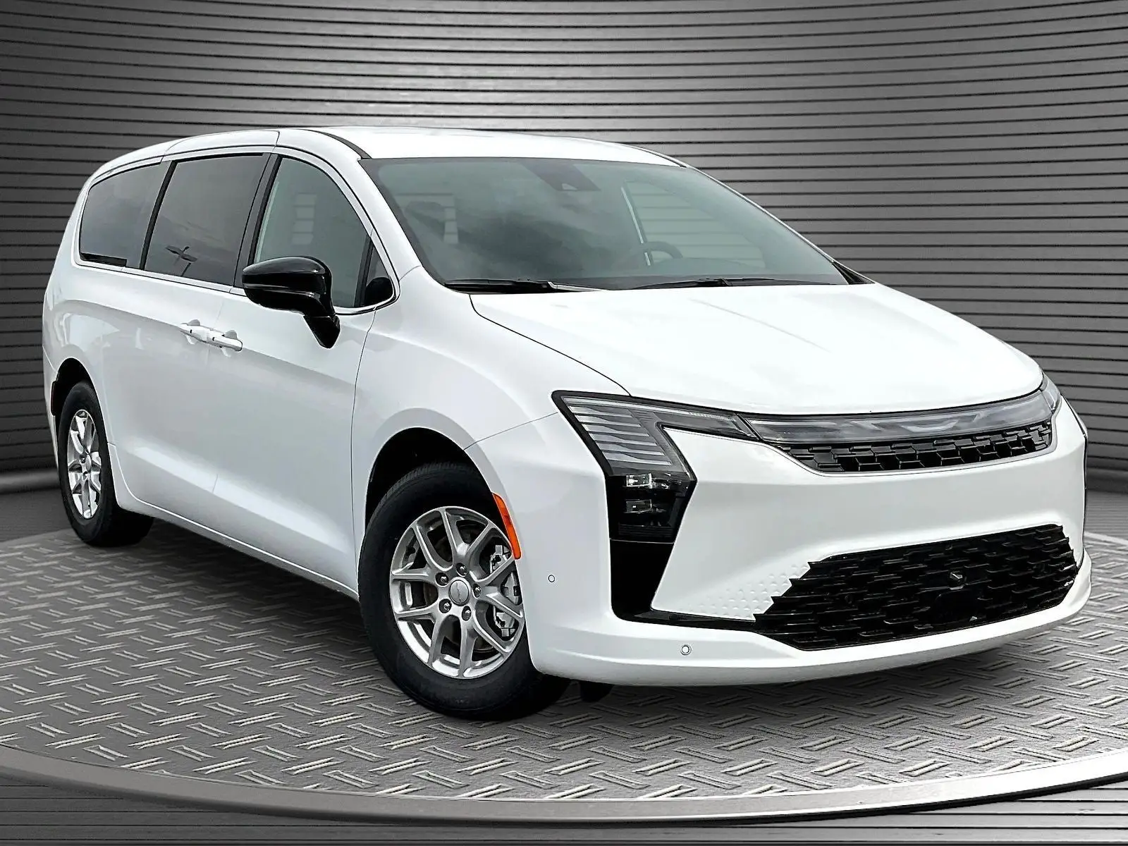 2027 Chrysler Pacifica Select photo 1