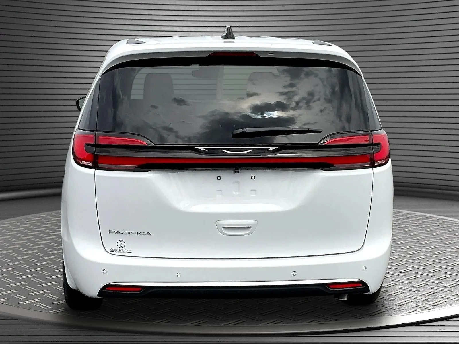 2027 Chrysler Pacifica Select photo 4
