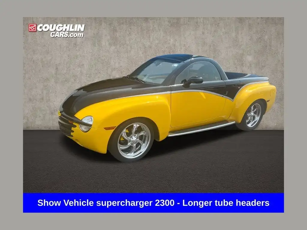 2005 Chevrolet SSR LS's photo