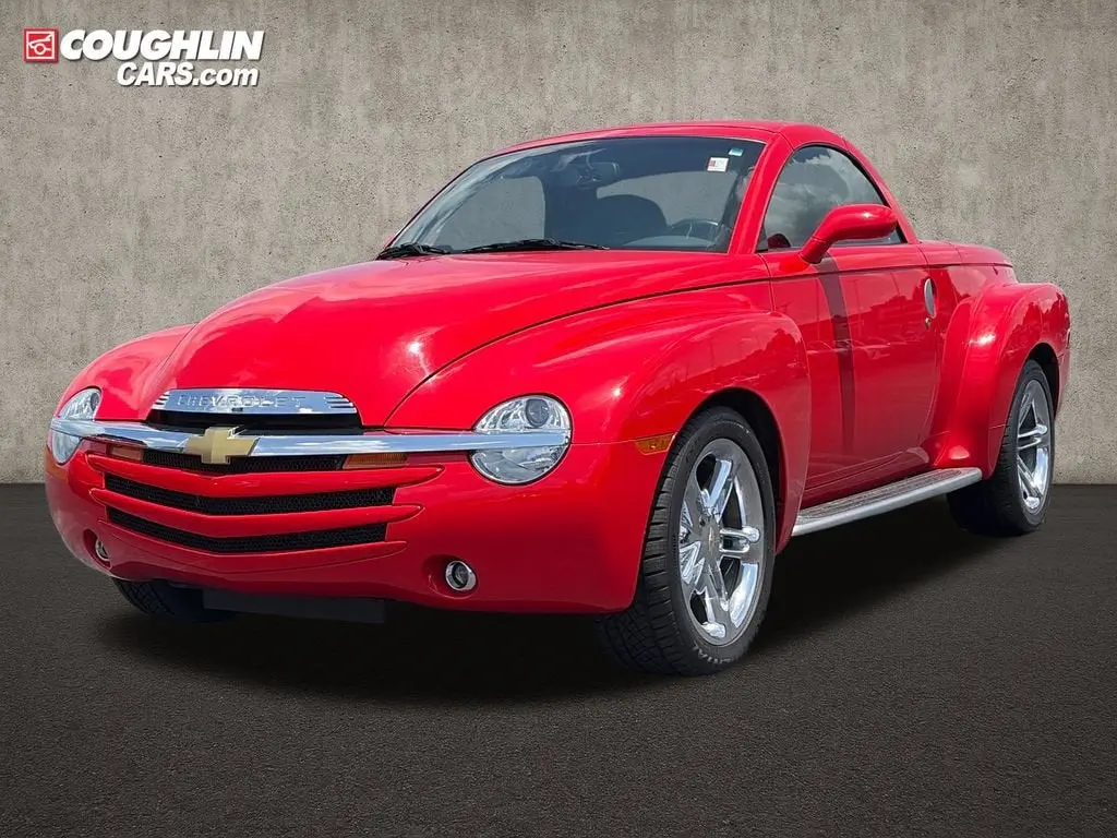 2004 Chevrolet SSR LS photo 4