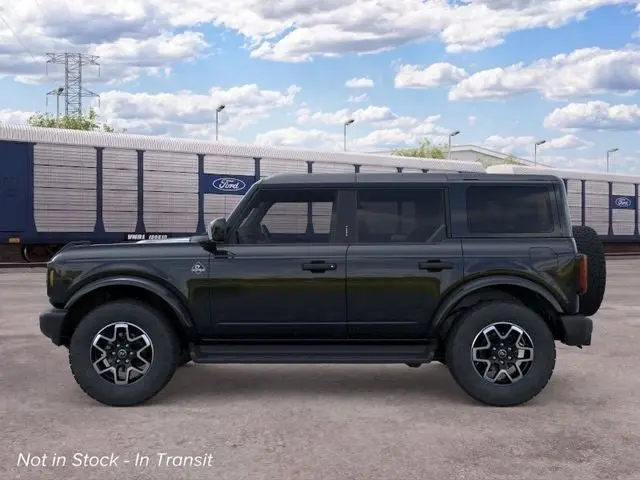 2026 Ford Bronco Outer Banks 4x4 photo 3
