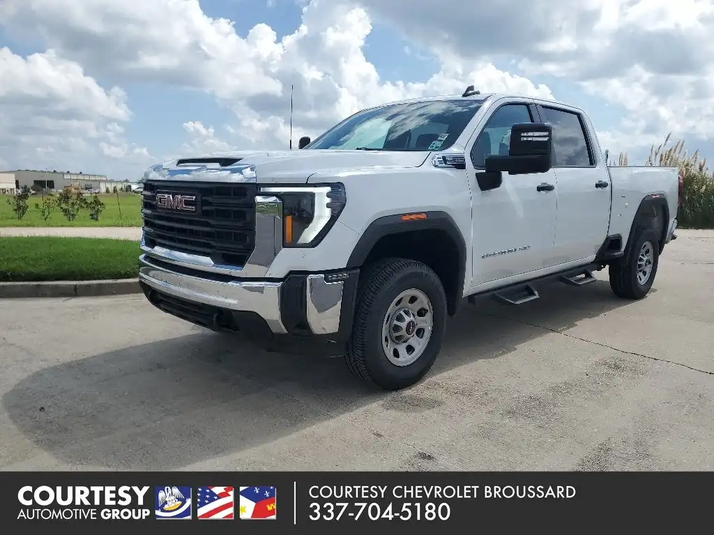 2026 GMC Sierra Pro 4WD Crew Cab Standard Box's photo