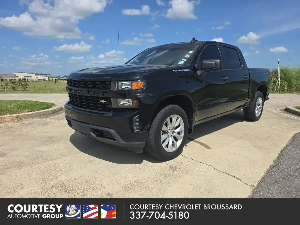 2022 Chevrolet Silverado 1500 Custom Crew Cab Short Box's photo