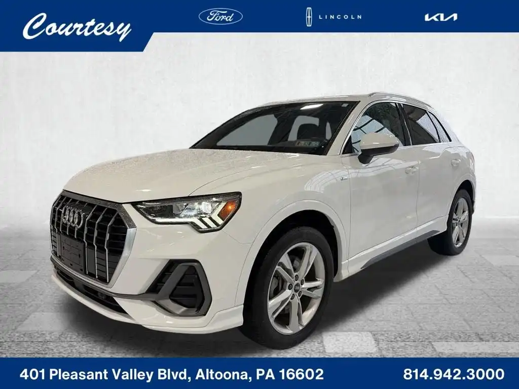 2024 Audi Q3 45 TFSI S Line Premium quattro's photo