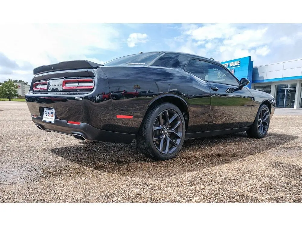 2023 Dodge Challenger SXT Auto photo 4