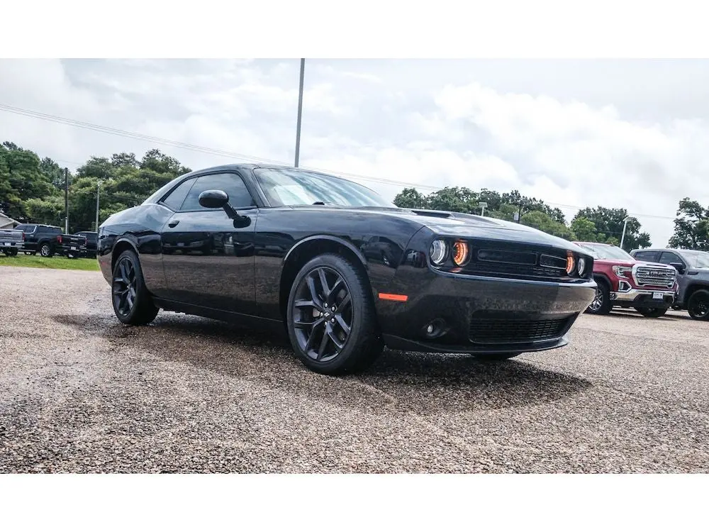 2023 Dodge Challenger SXT Auto photo 5