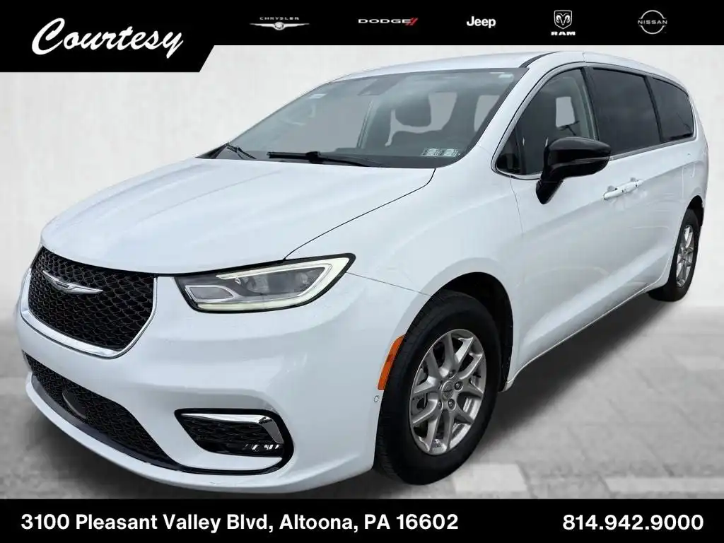 2024 Chrysler Pacifica Touring L's photo