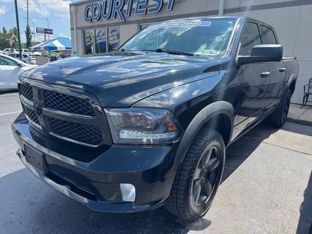 2015 RAM 1500 Express 4x4 Crew Cab's photo