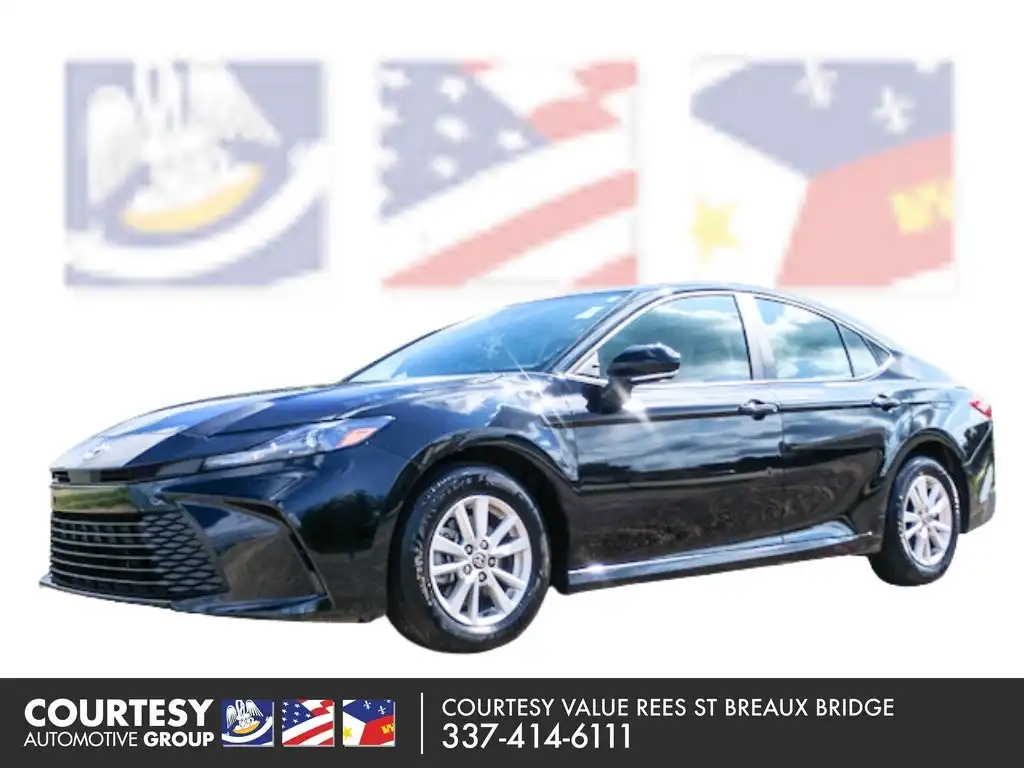 2026 Toyota Camry LE Hybrid's photo