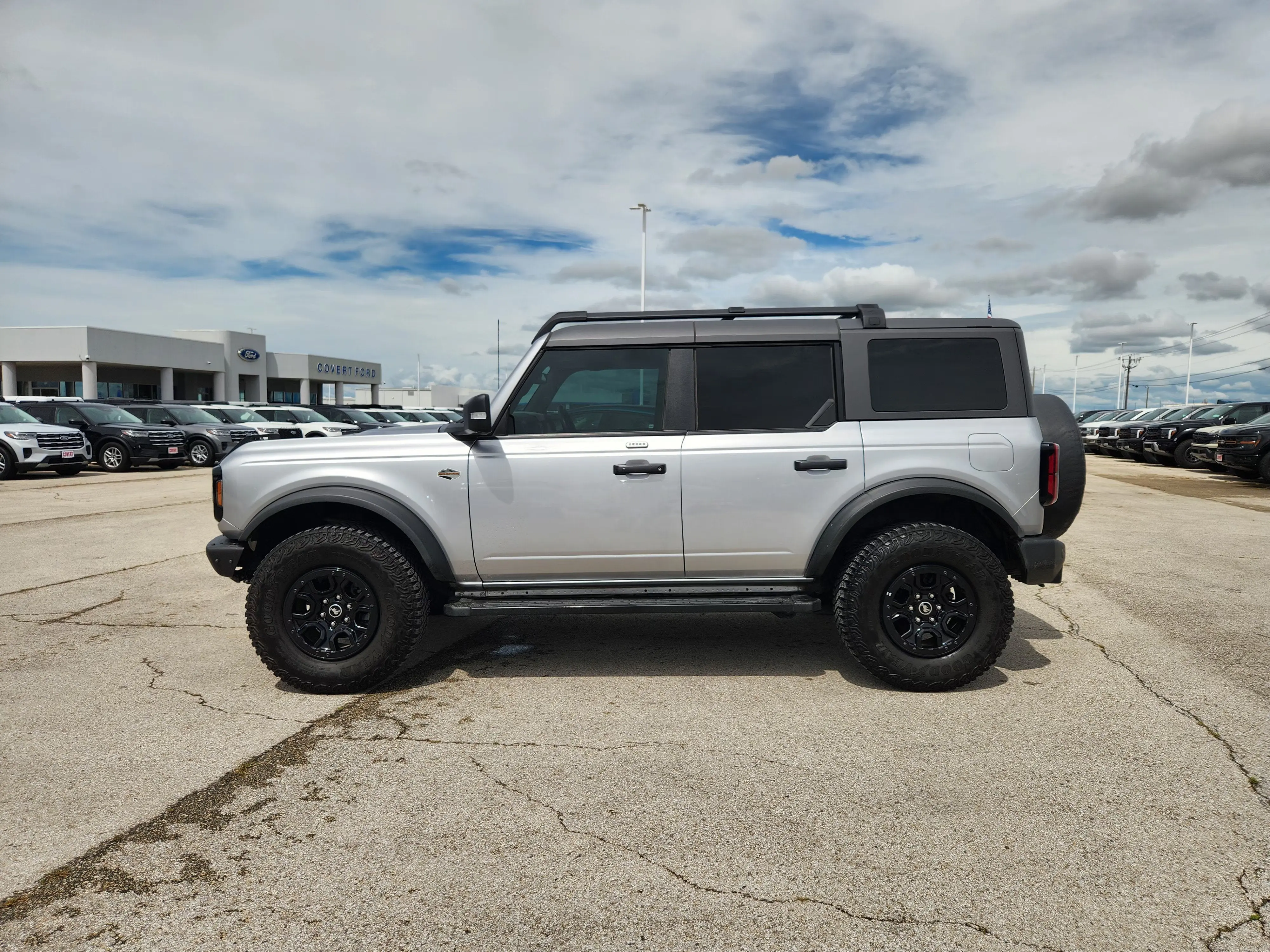 2022 Ford Bronco Wildtrak 4x4 photo 4