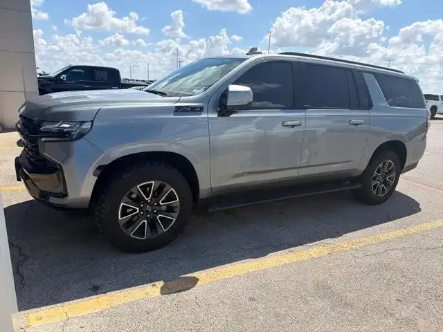 2024 Chevrolet Suburban Z71 4WD 1500's photo