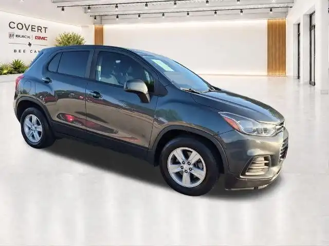 2020 Chevrolet Trax LS's photo