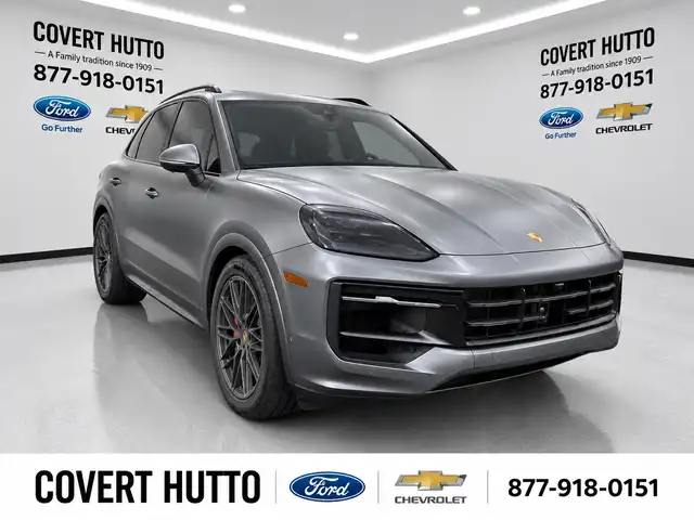 2025 Porsche Cayenne GTS's photo