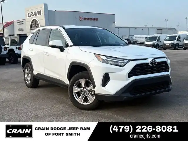 2025 Toyota RAV4 XLE FWD's photo