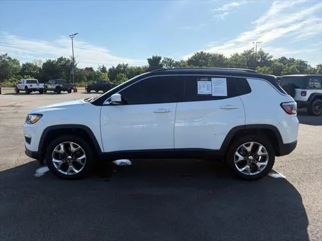 2017 Jeep Compass Limited 4X4 photo 4