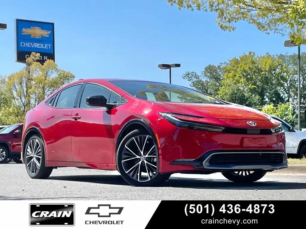 2025 Toyota Prius LE FWD's photo