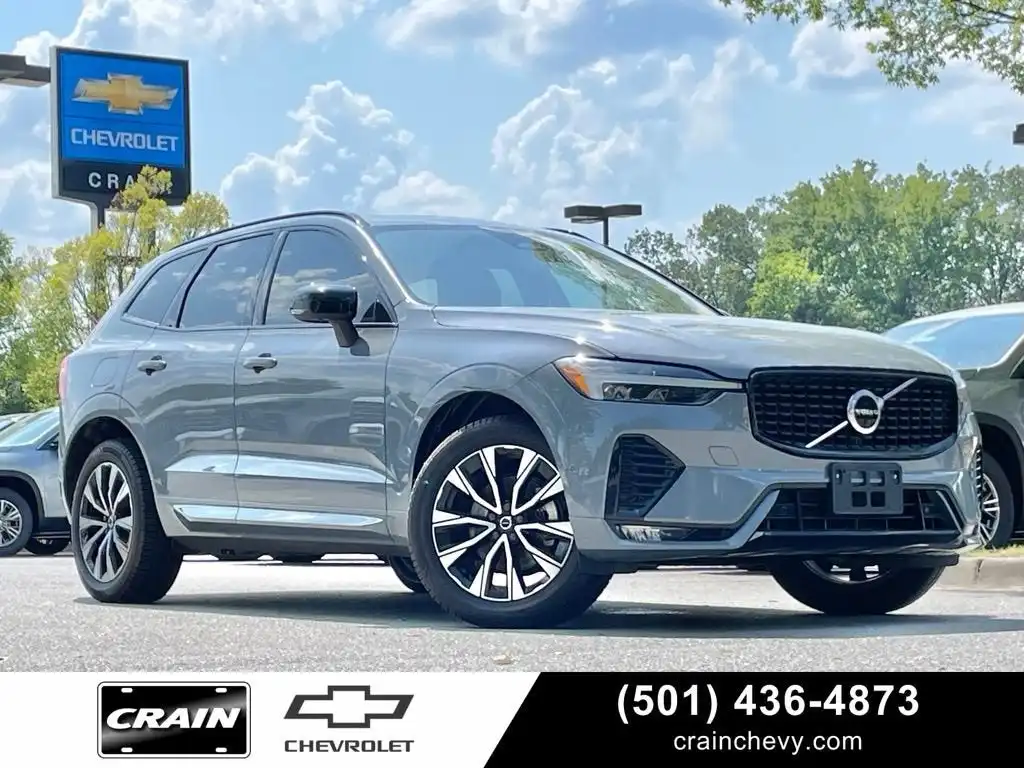 2023 Volvo XC60 B5 Plus Dark Theme AWD's photo