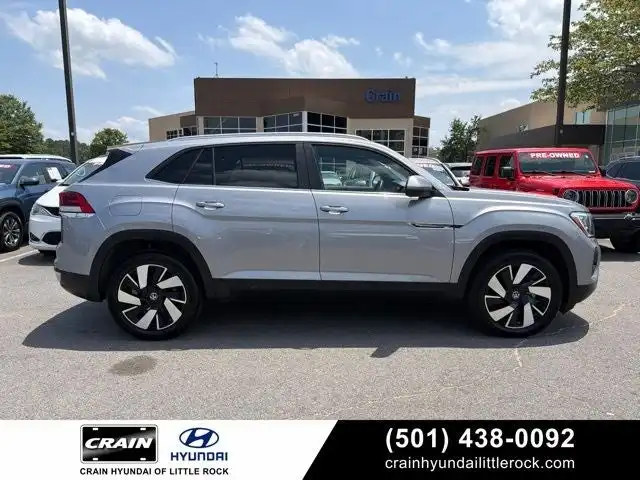 2025 Volkswagen Atlas Cross Sport 2.0T SE w/Tech's photo