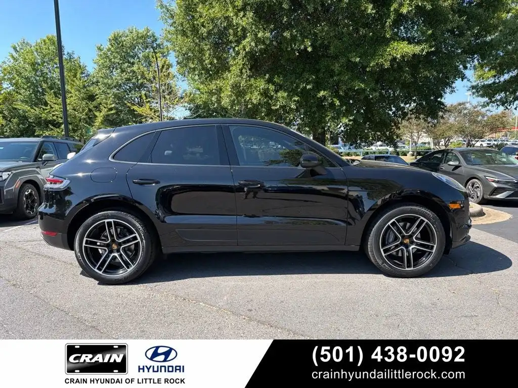 2020 Porsche Macan Base's photo