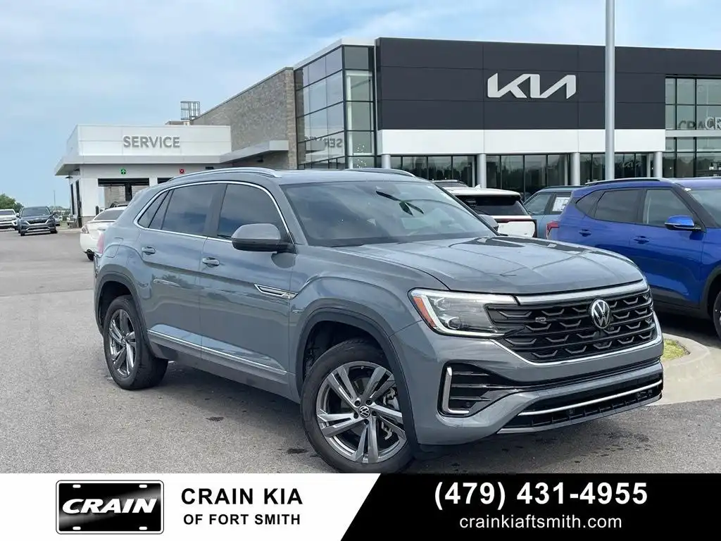 2024 Volkswagen Atlas Cross Sport 2.0T SEL R-Line 4MOTION's photo