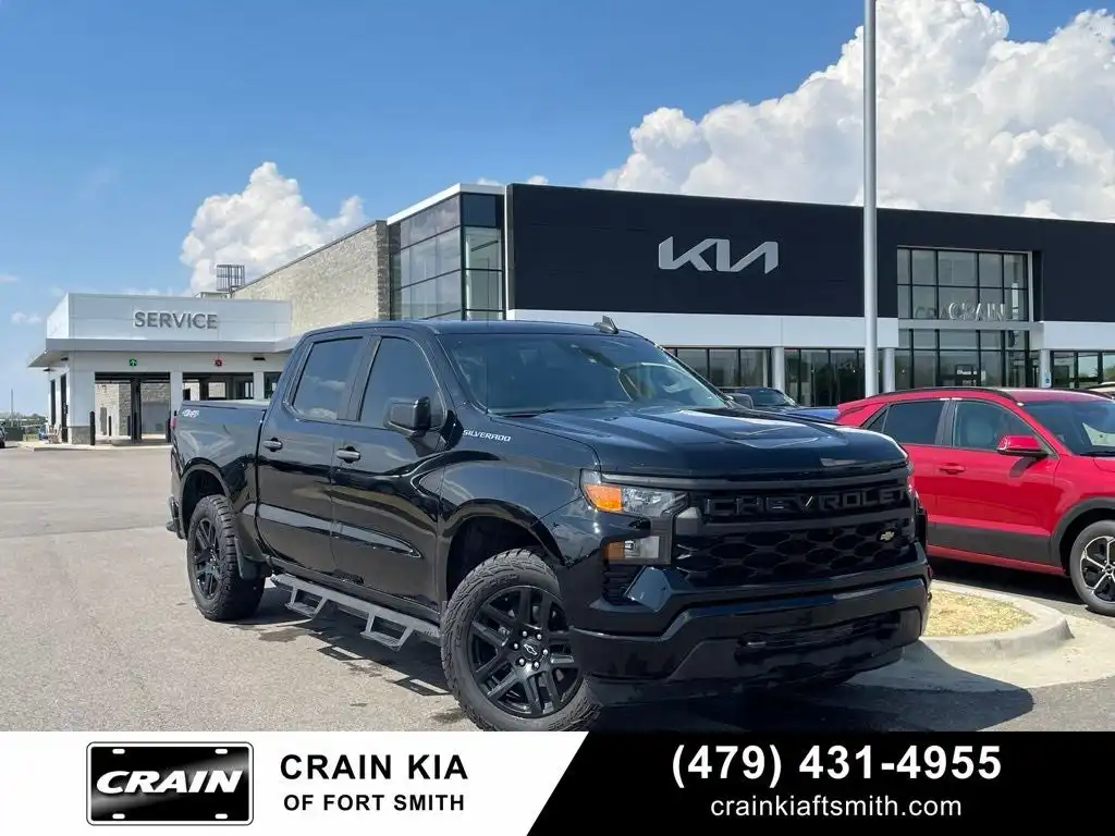 2023 Chevrolet Silverado 1500 Custom 4WD Crew Cab Short Box's photo