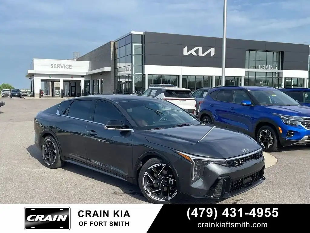 2025 Kia K4 GT-Line AT's photo