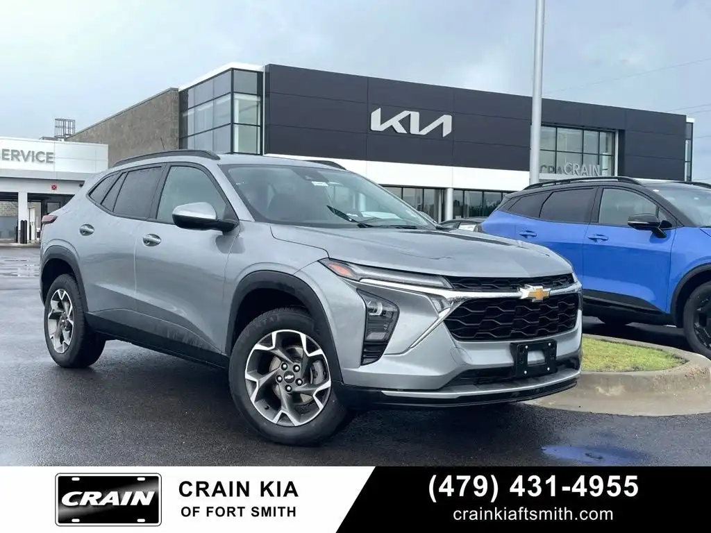 2025 Chevrolet Trax LT's photo