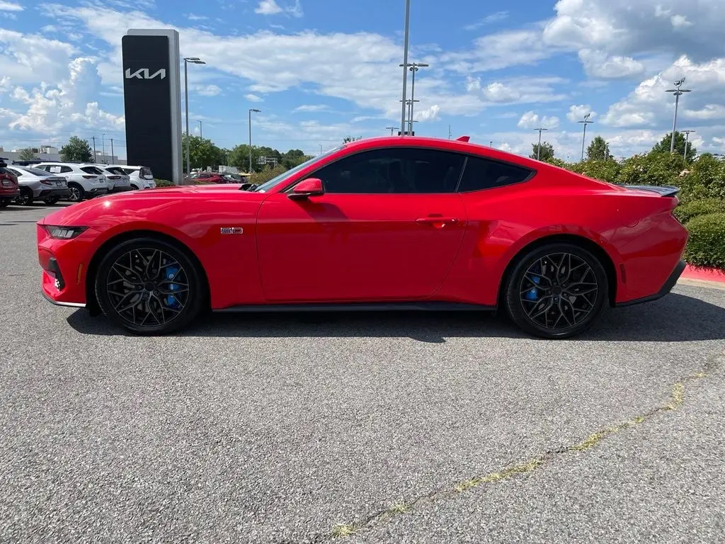 2024 Ford Mustang GT Premium Fastback photo 4