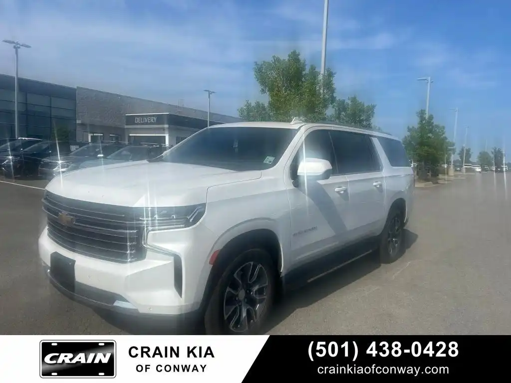 2024 Chevrolet Suburban 2WD 1500 LT's photo