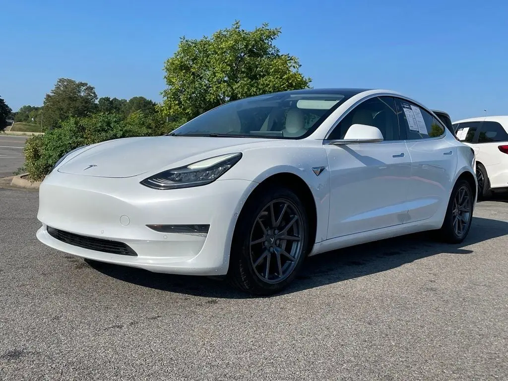 2020 Tesla Model 3 Standard Range Plus photo 3