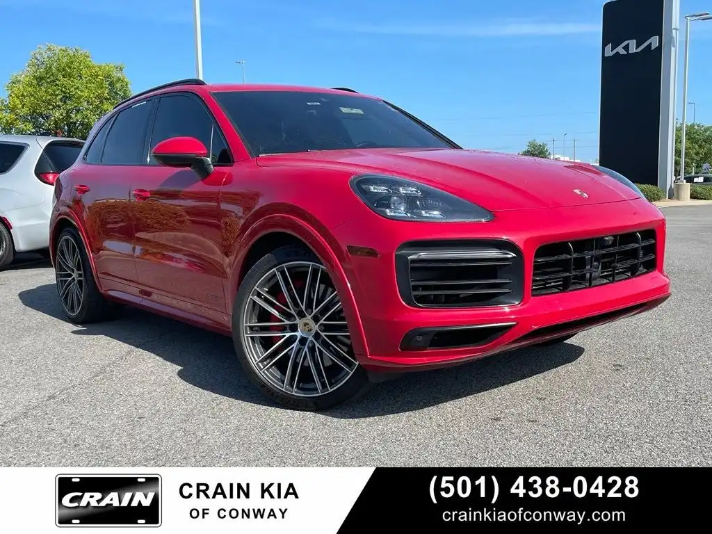 2021 Porsche Cayenne GTS's photo