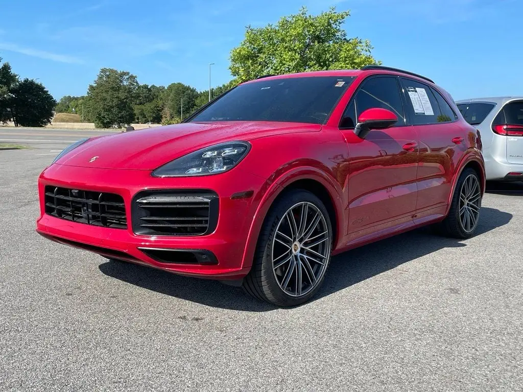 2021 Porsche Cayenne GTS photo 3