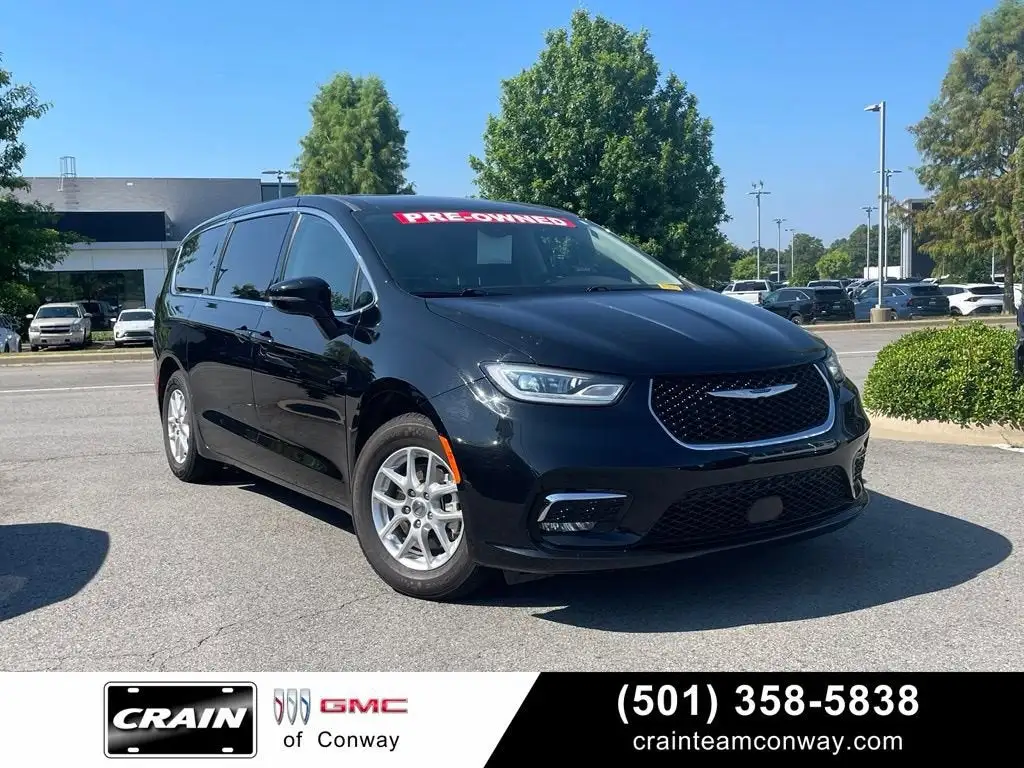 2024 Chrysler Pacifica Touring L's photo