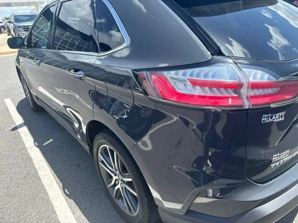 2021 Ford Edge Titanium AWD photo 4