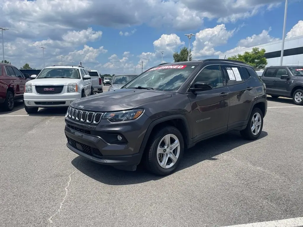 2024 Jeep Compass Latitude 4X4 photo 3
