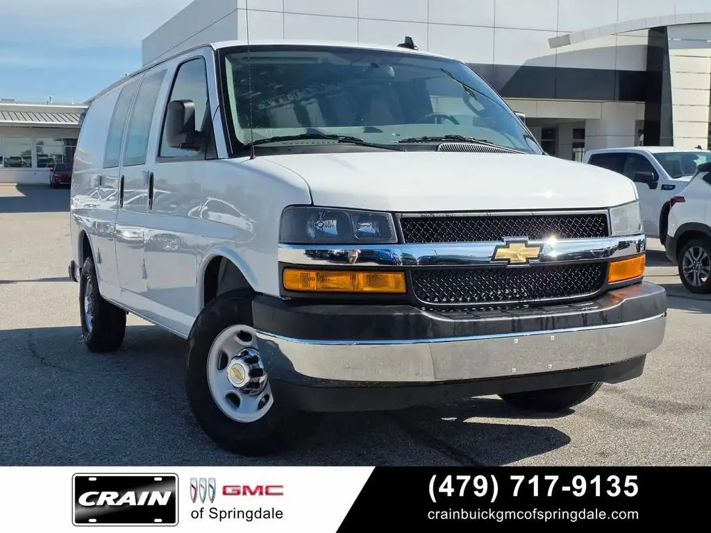 2024 Chevrolet Express 3500 Work Van HD's photo