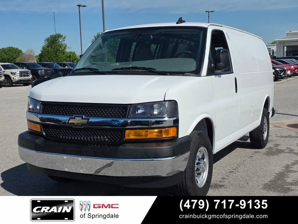 2024 Chevrolet Express 3500 Work Van HD photo 3